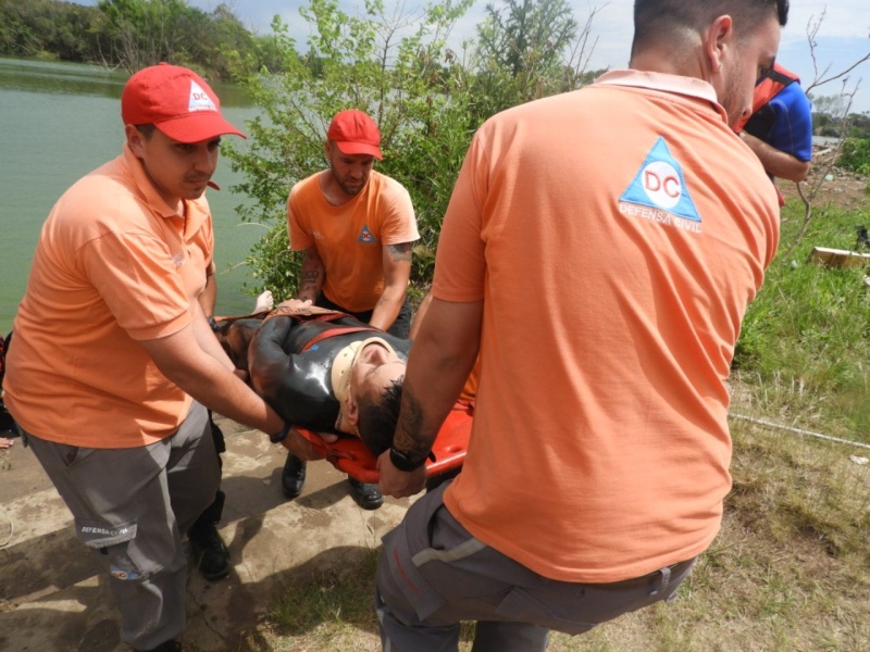 Lanús: Capacitan al equipo de Defensa Civil en rescate acuático