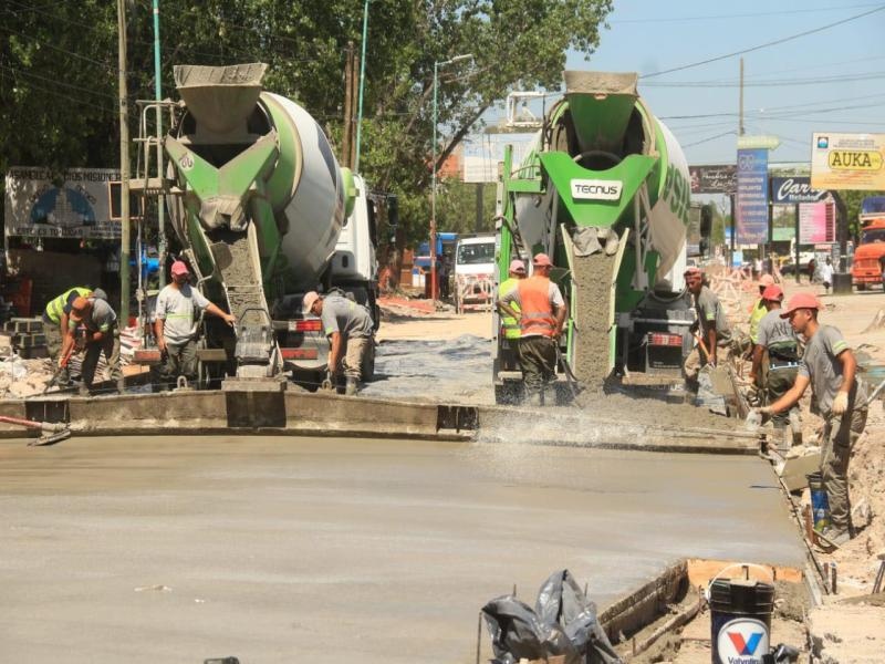 Lomas de Zamora: Avanza la repavimentación integral de las calles Olimpo y Epecuén