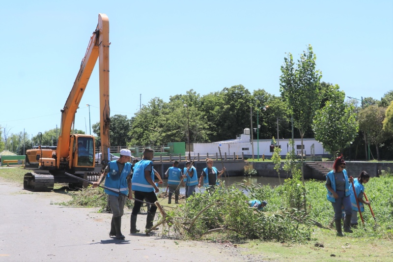 Ensenada: La Comuna realiza trabajos de mantenimiento en los canales de la ciudad