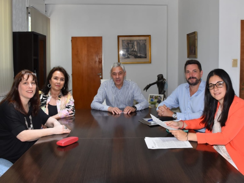Berisso: La Comuna firmó un convenio de colaboración con la Facultad de Psicología de la UNLP