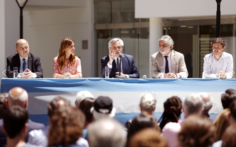 Alberto Fernández inauguró obras en el Instituto de Física de La Plata y del Centro de Química Inorgánica