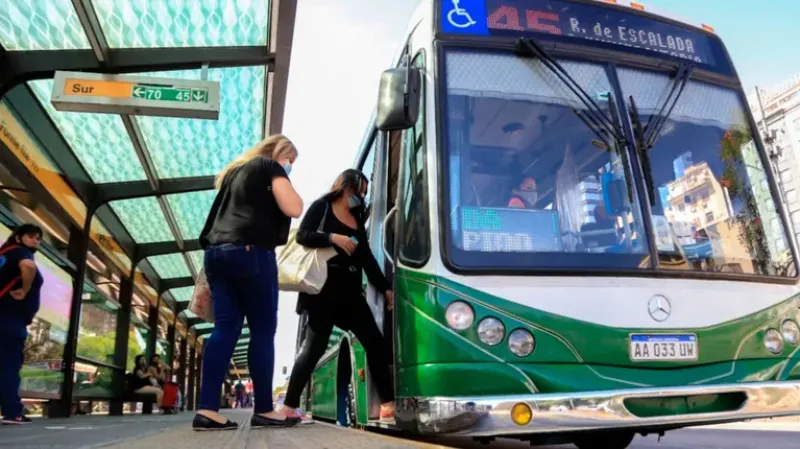 Oficializan un nuevo aumento en el transporte público que regirá desde el 1° de enero