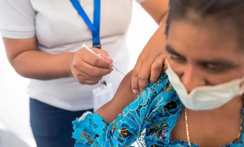 UNLP: Instalarán una posta itinerante de vacunación en el Rectorado