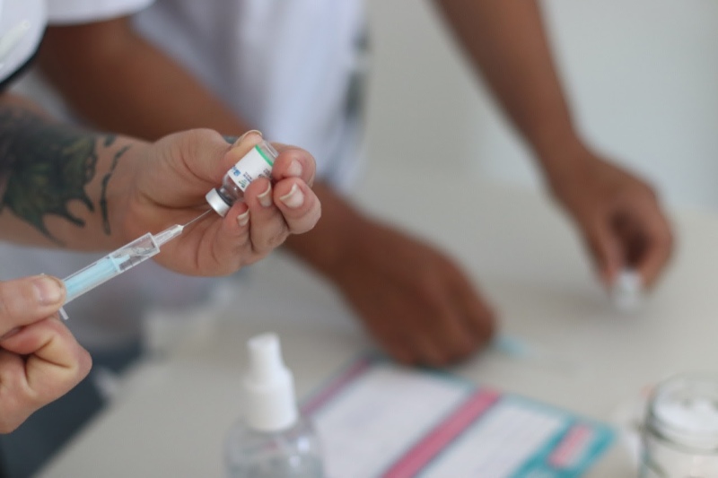 La Costa: Realizan vacunaciones contra el COVID - 19 en los tres hospitales municipales