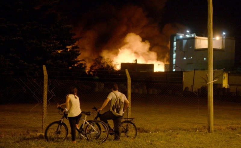 La Plata: Alarmante incendio en una fábrica textil de la ciudad