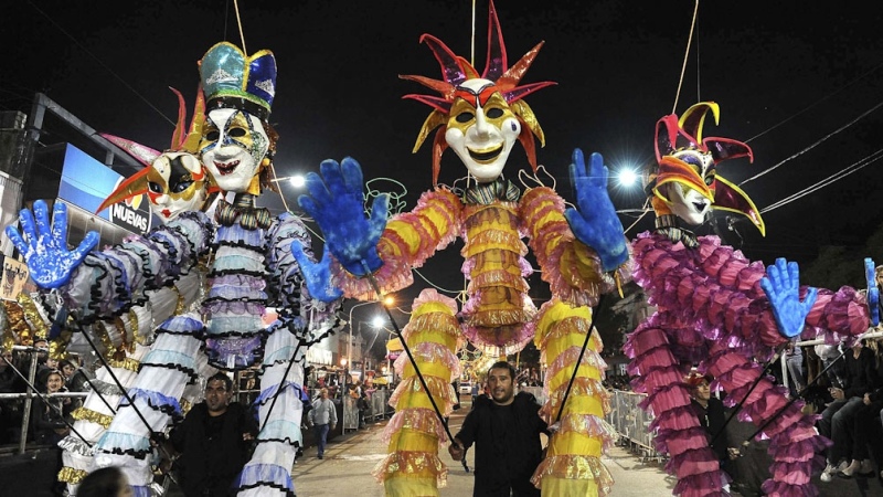 Lincoln: La ciudad celebra el carnaval con siete noches de desfiles y shows musicales