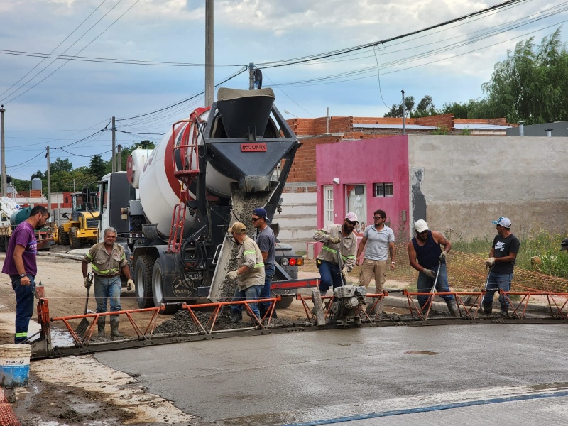 Tandil: La Comuna ejecuta obras de pavimentación y cordón cuneta en la ciudad