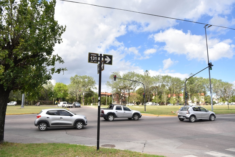 La Plata: Instalan 30 nuevos semáforos en calles neurálgicas de la ciudad
