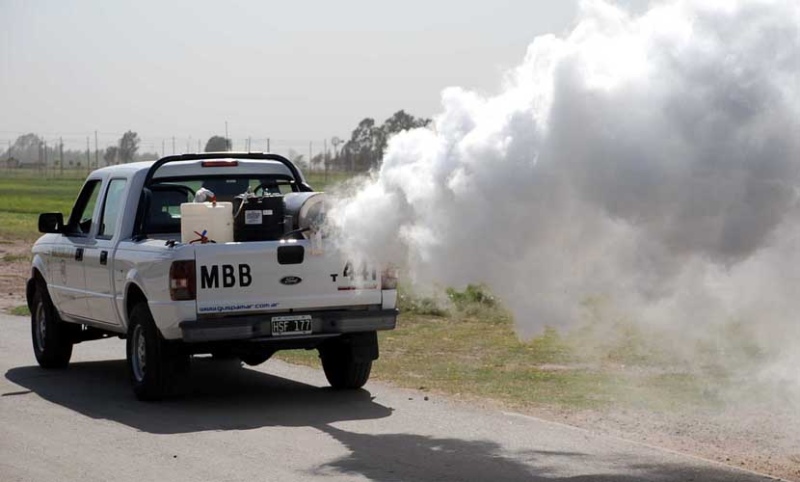 Bahía Blanca: Se llevan adelante tareas de fumigación en distintos puntos de la ciudad