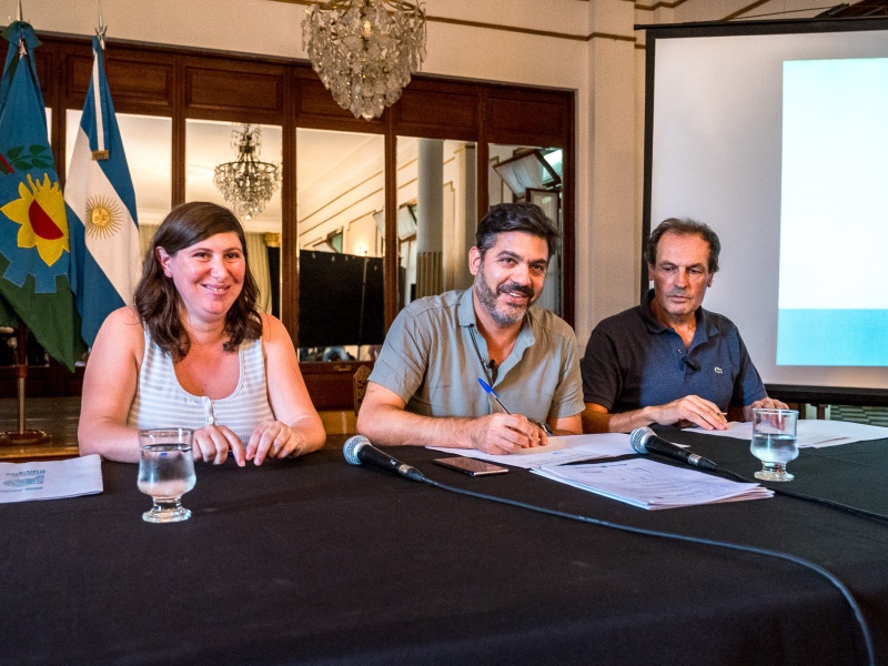 Carlos Casares: El OPISU y el municipio firmaron un convenio para obras en el barrio Virgen de Itatí