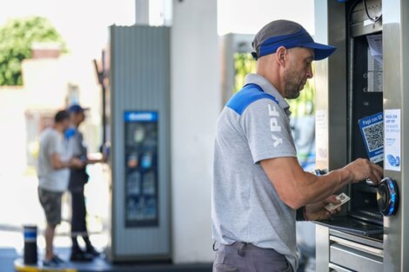 YPF también aumentó sus combustibles en un 3,8%