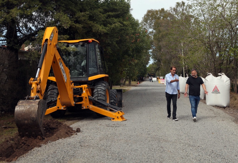 La Plata: Avanzan las obras de pavimentación e hidráulica entre City Bell y El Rincón