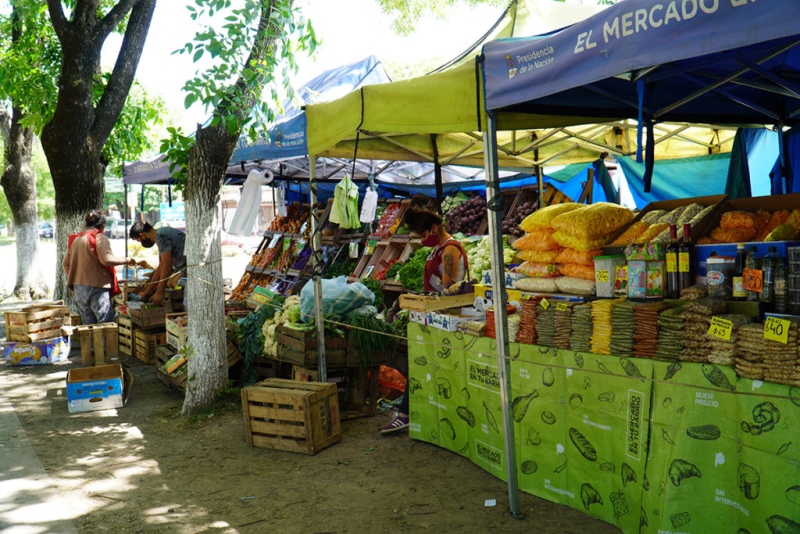 Ituzaingó: El Mercado Bonaerense volvió a las plazas del distrito con ofertas y precios justos