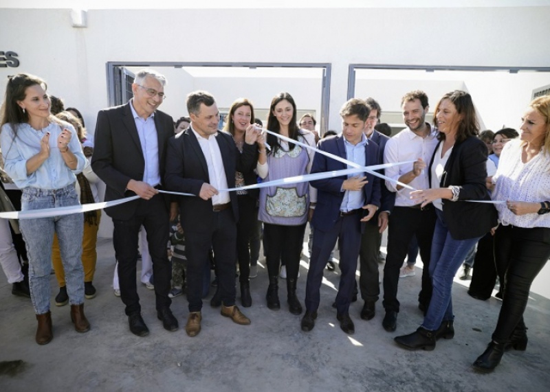 San Andrés de Giles: Kicillof inauguró el nuevo edificio de la Escuela Secundaria N°3 y del Jardín N°915