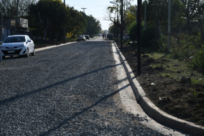 Chivilcoy: Avanza la obra de cordón cuneta en la calle de los Inmigrantes