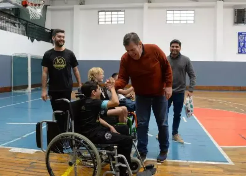 Mar del Plata: La Comuna entregó equipamiento a una Escuela Multideportiva para Personas con Discapacidad