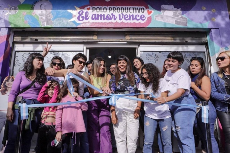 Quilmes: Quedó inaugurado el polo productivo textil "EL amor vence"