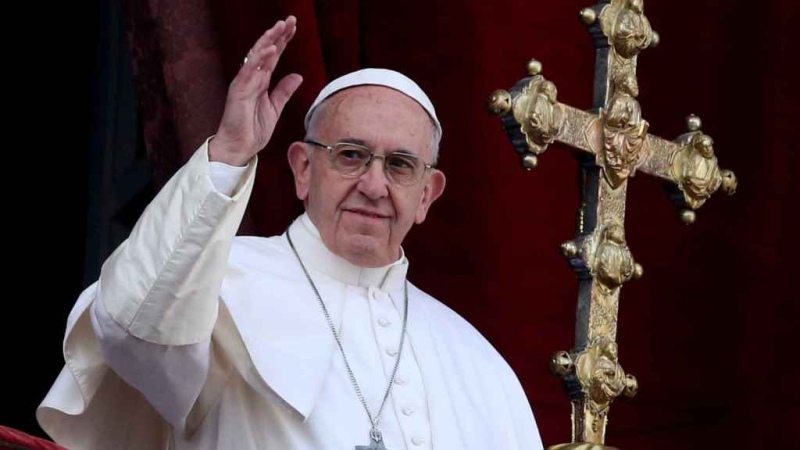 El Papa Francisco reapareció tras ser operado y agradeció las muestras de afecto
