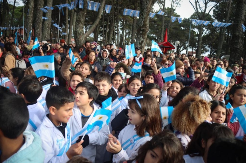 La Costa: La comunidad celebró el Día de la Bandera en Lucila del Mar