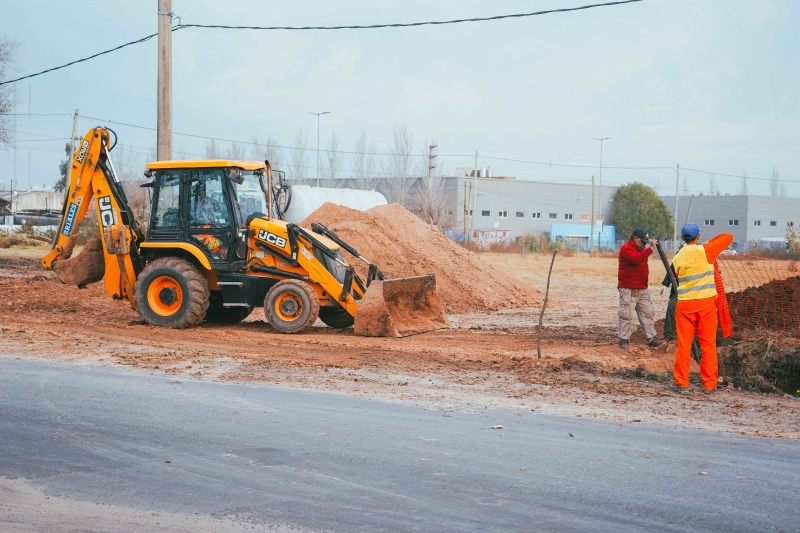 La Plata: Se puso en marcha una obra de ensanche y pavimentación en la avenida 131