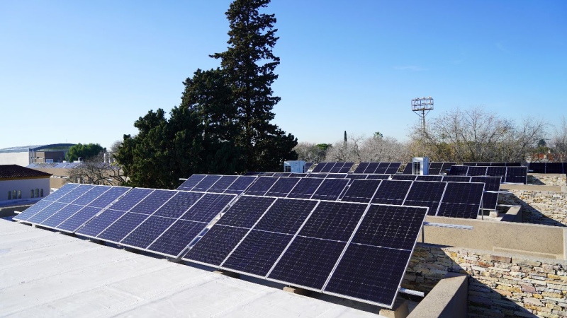 Vicente López: Ya se instalaron 350 paneles solares en delegaciones municipales