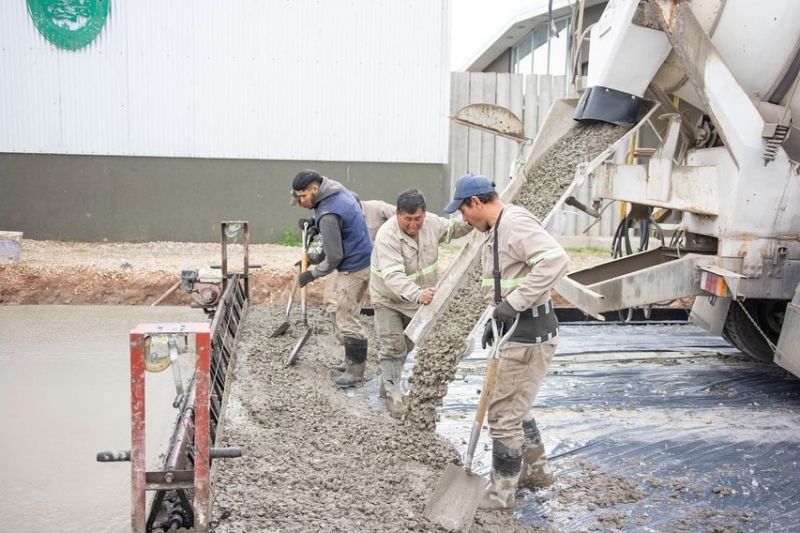 Ensenada: Continúan los trabajos de pavimentación en Punta Lara
