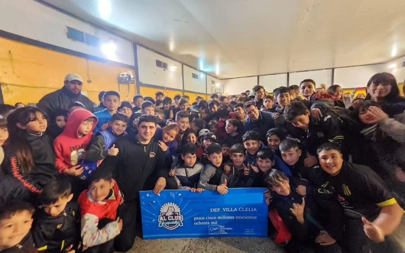 La Costa: Más de 300 chicos y chicas se sumaron al programa "Al Club en Zapatillas"