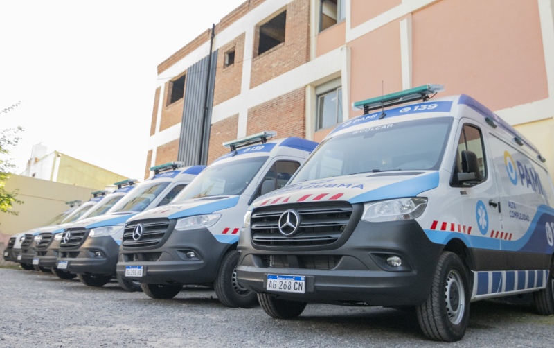 Lanús: PAMI incorporó 40 ambulancias a su flota de la ex clínica Estrada