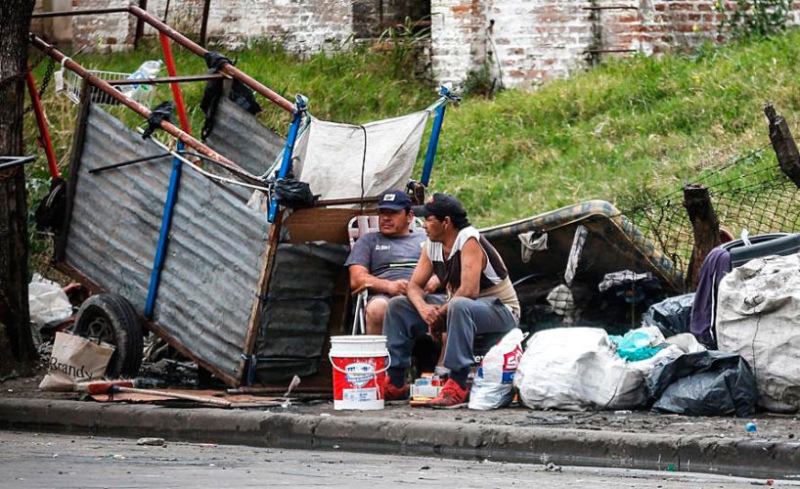 Una familia necesita 350 mil pesos para no caer en la pobreza