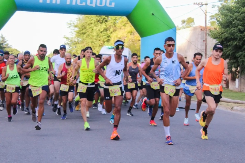 Tapalqué: Más de 180 atletas participaron de la carrera de 10K en el balneario municipal