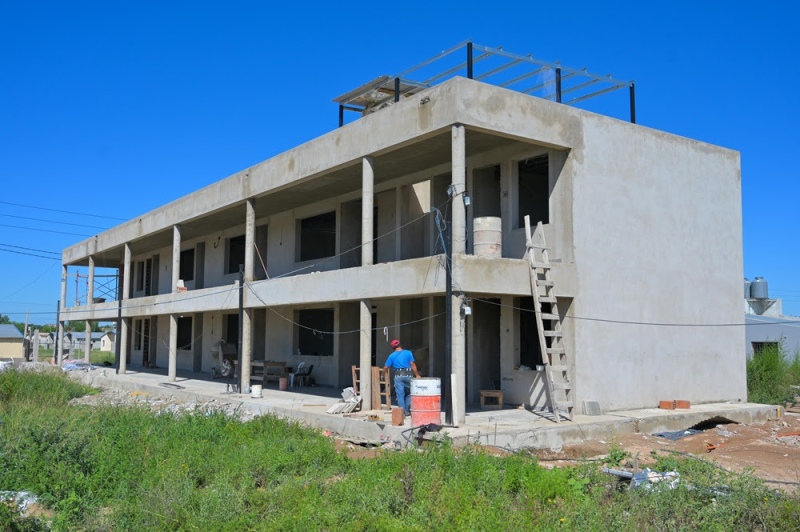 Escobar: Avanzan los trabajos de construcción y refacción de establecimientos educativos