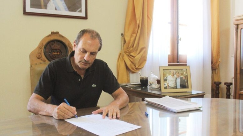 Carlos Casares: Firman un decreto que prohíbe el ingreso de nuevos empleados al municipio