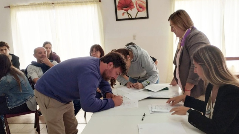 Lobería: Firmaron actas de adjudicación a beneficiarios del Programa “Lote Propio”