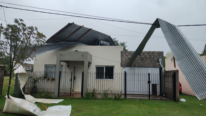 Saladillo: El Municipio continúa asistiendo a los vecinos y vecinas afectados por el temporal