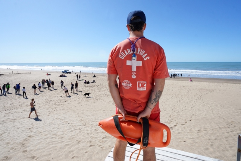 Villa Gesell: Modifican el horario de cobertura de guardavidas en las playas